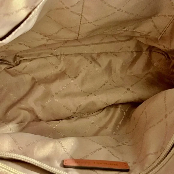 Michael Kors Pink JetSet Leather Tote - Picture 4 of 7